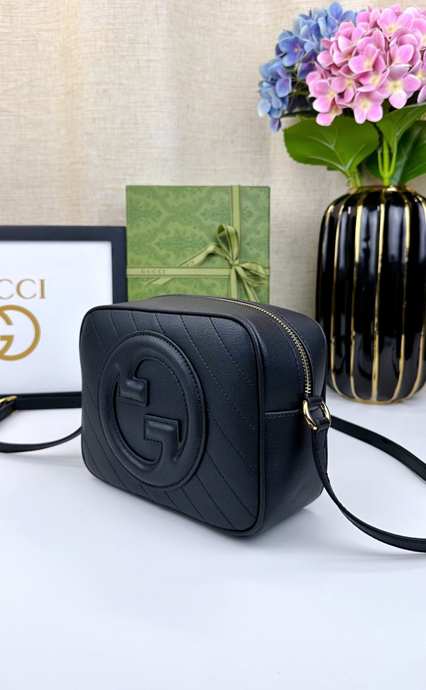 激安グッチバッグコピー側面デザイン